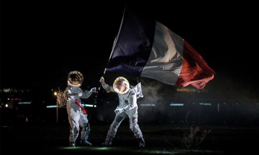 &laquo;&nbsp;JUSQUE DANS VOS BRAS&nbsp;&raquo;, NOUVEL OPUS DELIRANT DES CHIENS DE&nbsp;NAVARRE