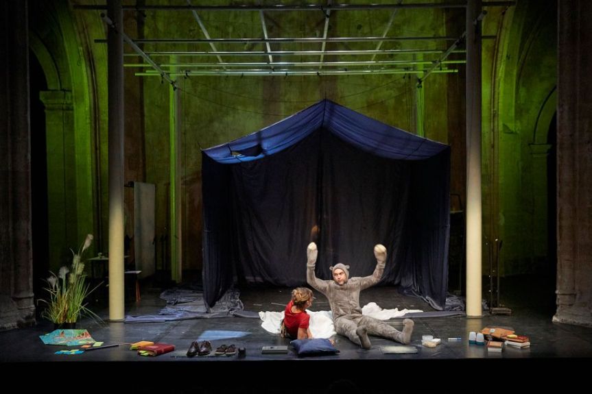 &laquo;&nbsp;TRISTESSE ET JOIE DANS LA VIE DES GIRAFES&nbsp;&raquo;, THEÂTRE AU LONG&nbsp;COU