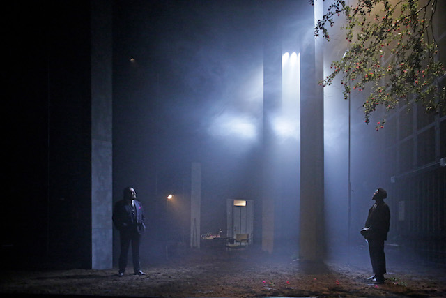 &laquo;&nbsp;COMBAT DE NEGRE ET DE CHIENS&nbsp;&raquo; : UNE MISE EN SCENE REMARQUABLE DE THIBAUT&nbsp;WENGER