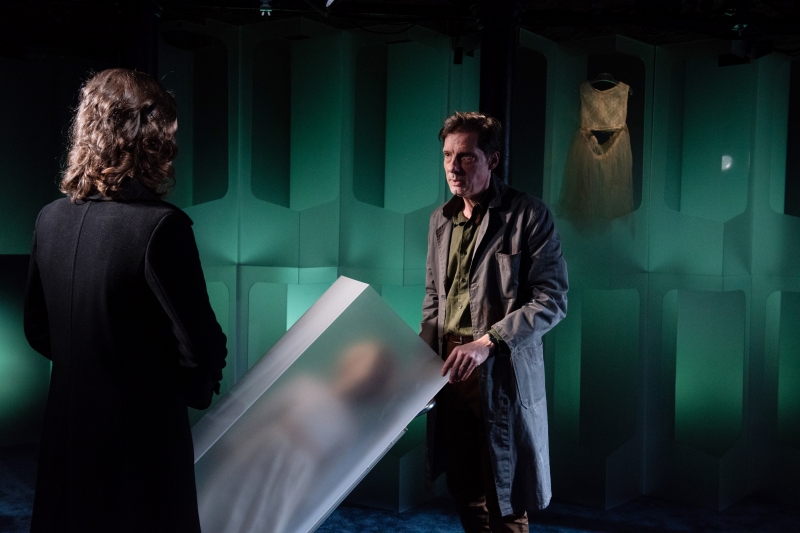 &laquo;&nbsp;DES YEUX DE VERRE&nbsp;&raquo; : L&rsquo;ART DE JOUER L&rsquo;EFFROYABLE