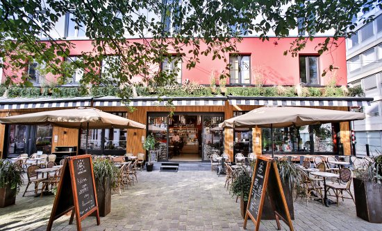 AU CAFE BEGUIN, &laquo;&nbsp;IREME&nbsp;&raquo;, DIRECTEMENTE DE&nbsp;CUBA