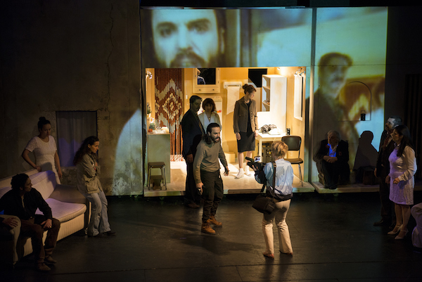 &laquo;&nbsp;AU-DELA DES TENEBRES&nbsp;&raquo;, DYPTIQUE REVIGORANT DE SIMON&nbsp;ABKARIAN