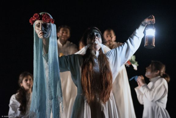 « THE OTHER SIDE OF THE GARDEN » , L&rsquo;ART DE PORTER UN AUTRE&nbsp;REGARD