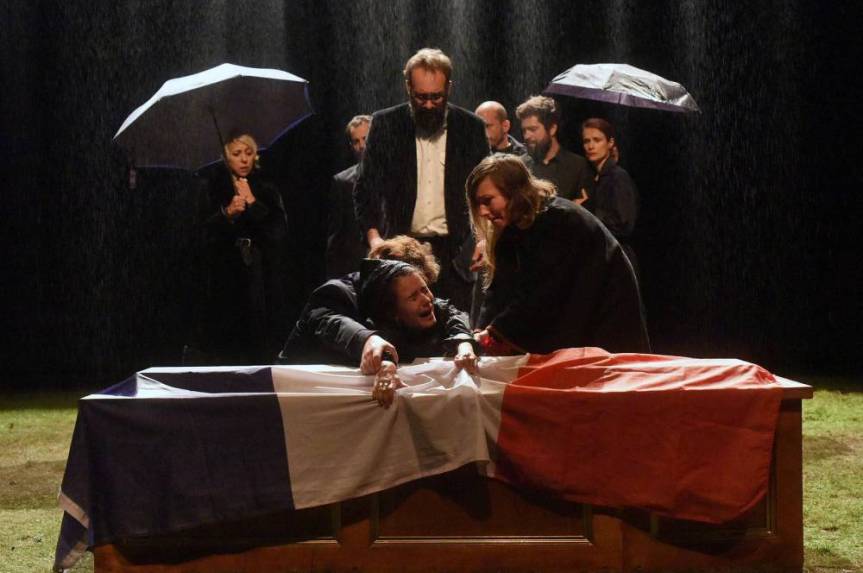 &laquo;&nbsp;JUSQUE DANS VOS BRAS&nbsp;&raquo;, IMPERTINENT ET&nbsp;PERSPICACE