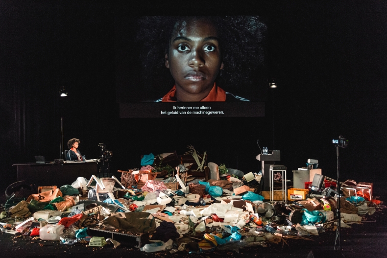 MILO RAU, &laquo;&nbsp;COMPASSION. THE HISTORY OF THE MACHINE GUN&nbsp;&raquo;, AU&nbsp;KAAITHEATER