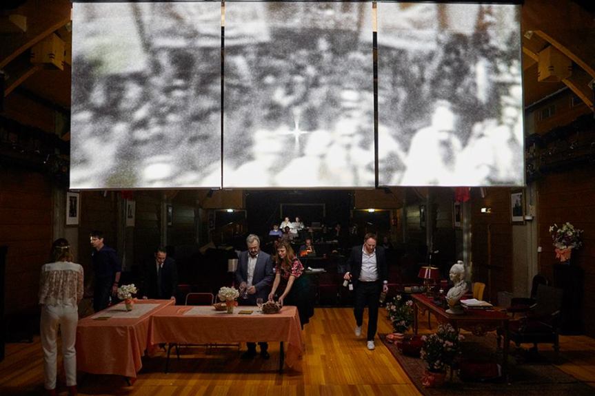 &laquo;&nbsp;LES OUBLIÉS&nbsp;&raquo; : LE BIRGIT ENSEMBLE ÉCHOUE PAR EXCÈS DE&nbsp;DIDACTISME