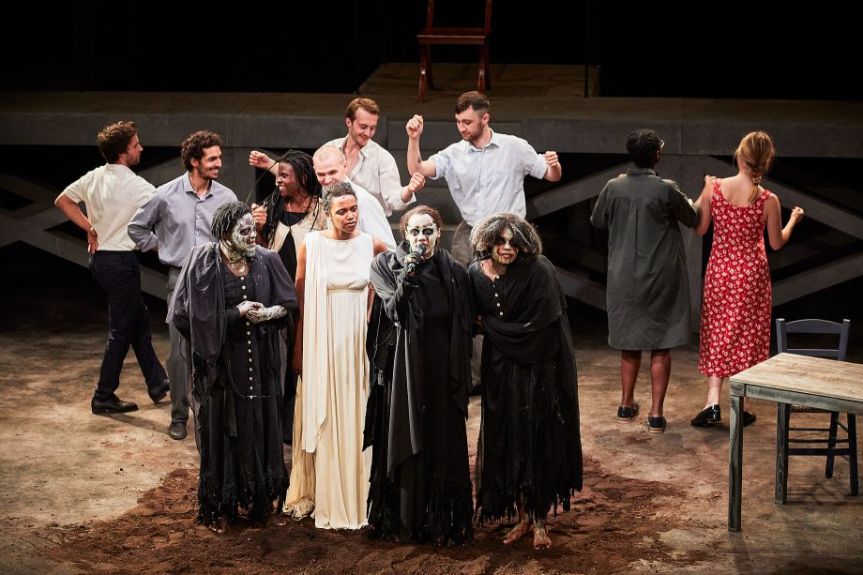 &laquo;&nbsp;L&rsquo;ORESTIE&nbsp;&raquo; : JEAN-PIERRE VINCENT PROPULSE SES ELEVES SUR LES TRETEAUX&nbsp;D&rsquo;AVIGNON