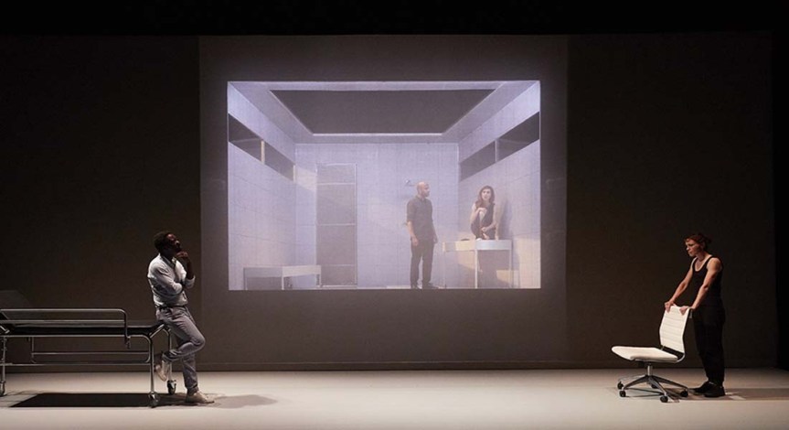 &laquo;&nbsp;POINTS DE NON-RETOUR&nbsp;&raquo; : UNE FICTION-REALITE TRES POLITIQUE D&rsquo;ALEXANDRA BADEA