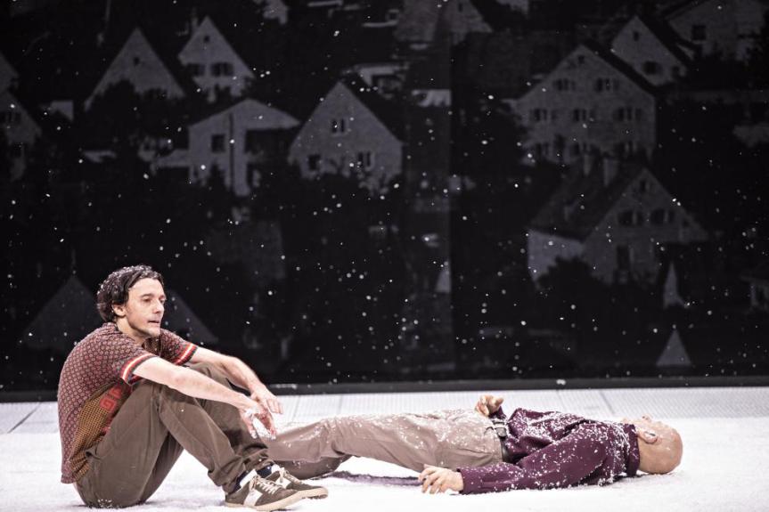 &laquo;&nbsp;QUI A TUE MON PERE&nbsp;&raquo; : NORDEY, DE L&rsquo;INTIME AU&nbsp;POLITIQUE