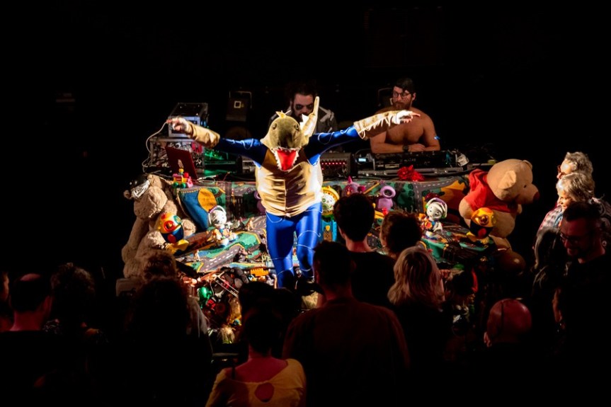 &laquo;&nbsp;LA TOY PARTY&nbsp;&raquo;, BOOM DE FIN DU&nbsp;MONDE