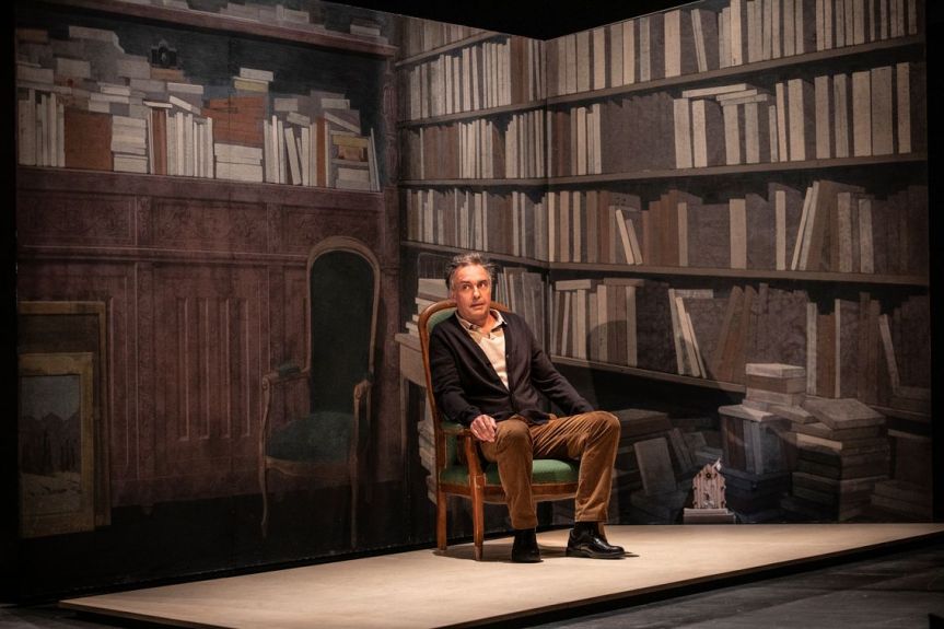 &laquo;&nbsp;UN VIVANT QUI PASSE&nbsp;&raquo; : UN THEÂTRE QUI QUESTIONNE&nbsp;EFFICACEMENT