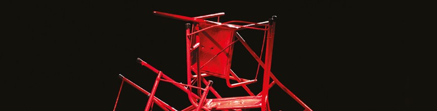 &laquo;&nbsp;LES CHAISES&nbsp;&raquo; : UN IONESCO DANS UNE MISE EN SCENE&nbsp;DYNAMIQUE