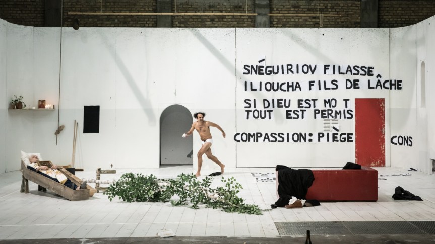 &laquo;&nbsp;LES FRERES KARAMAZOV&nbsp;&raquo;, QUAND LE ROI SE MEURT LES BOUFFONS&nbsp;DANSENT