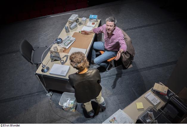 &laquo;&nbsp;UN PRESIDENT NE DEVRAIT PAS DIRE ÇA&nbsp;&raquo; : SPLENDEUR ET DECADENCE DU JOURNALISME BLING&nbsp;BLING