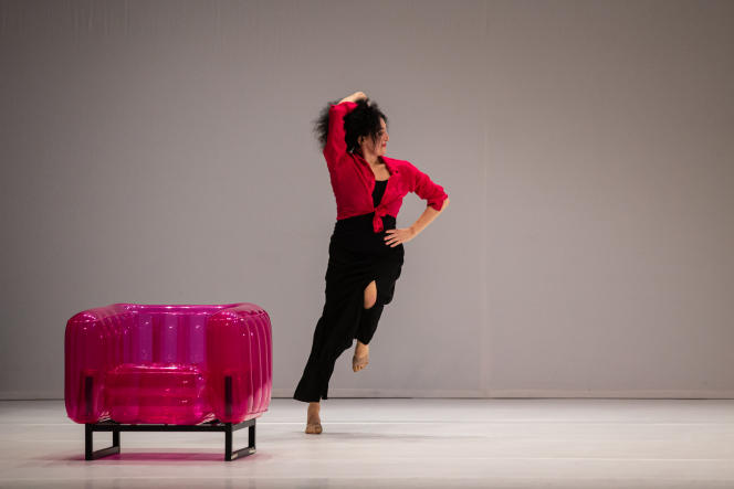 &laquo;&nbsp;BEHIND THE LIGHT&nbsp;&raquo; : CONFIDENCES HILARANTES D&rsquo;UNE DANSEUSE&nbsp;HORS-NORMES