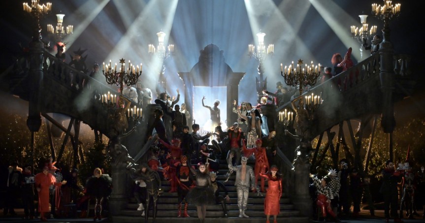 UN &laquo;&nbsp;ROMEO ET JULIETTE&nbsp;&raquo; A LA THOMAS JOLLY, SURVOLTE ET&nbsp;KITSCH