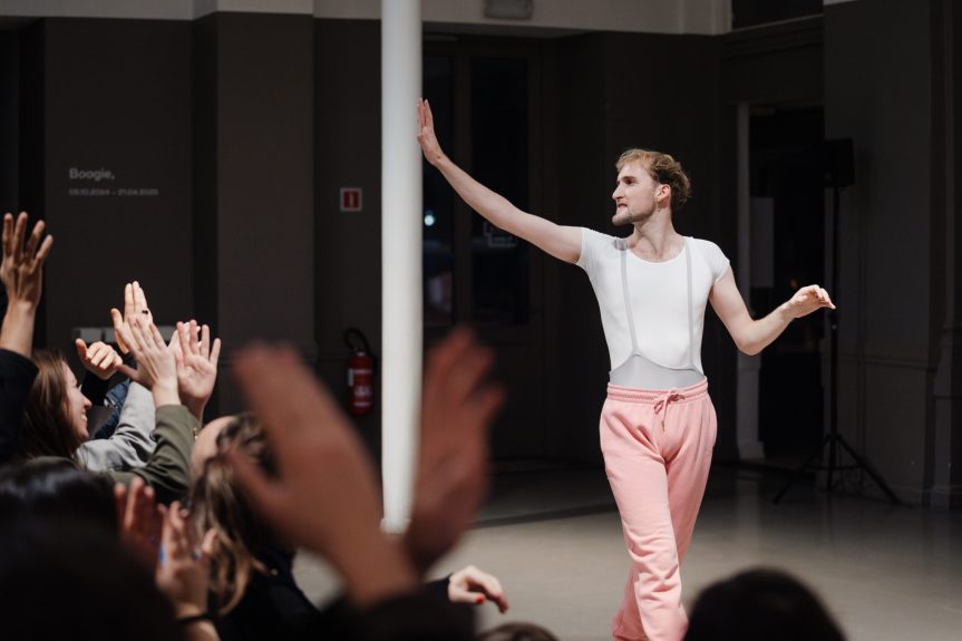 &laquo;&nbsp;THE GREAT CHEVALIER&nbsp;&raquo; : UNE FICTION&nbsp;REJOUISSANTE