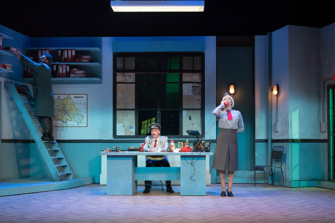 &laquo;&nbsp;BERLIN BERLIN&nbsp;&raquo;, ABORDER L&rsquo;HISTOIRE AVEC LA DISTANCE DE LA&nbsp;COMEDIE