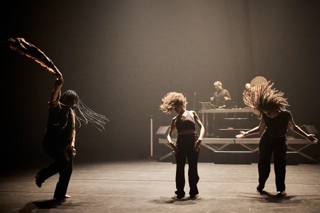 &laquo;&nbsp;WHEN I SAW THE SEA&nbsp;&raquo; : ALI CHARHOUR REND HOMMAGE AUX FEMMES&nbsp;LIBANAISES