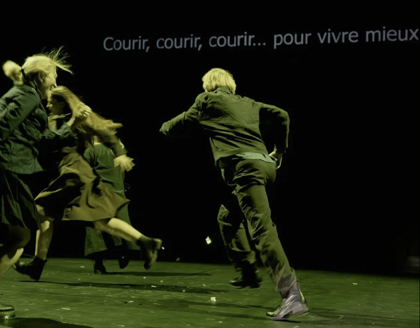 &laquo;&nbsp;I&rsquo;M FINE&nbsp;&raquo;, UN BEAU MOMENT DE LUTTE ET DE VIE DANS UN MONDE&nbsp;FRACASSÉ