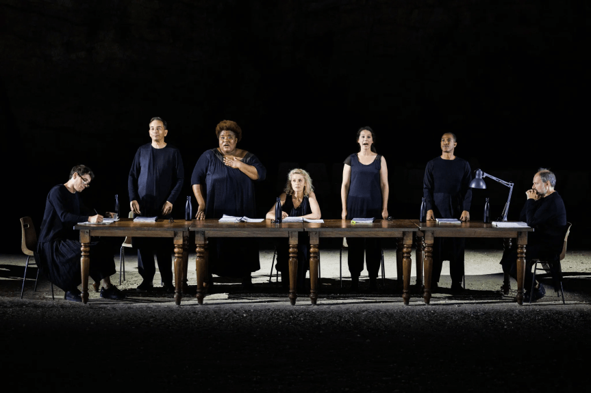 &laquo;&nbsp;HÉCUBE, PAS HÉCUBE&nbsp;&raquo;, TIAGO RODRIGUES BROUILLE LES&nbsp;CARTES