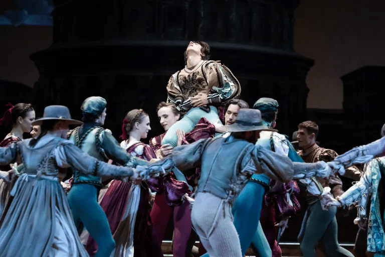 &laquo;&nbsp;ROMÉO ET JULIETTE&nbsp;&raquo;, L&rsquo;OEUVRE CULTE DE RUDOLF NOUREEV RESTITUÉE SPLENDIDEMENT PAR L&rsquo;OPÉRA&nbsp;BASTILLE