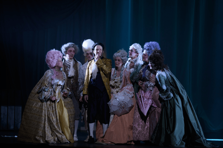 &laquo;&nbsp;AMADEUS&nbsp;&raquo; : OLIVIER SOLIVÉRÈS SIGNE UNE MISE EN SCÈNE FLUIDE ET TRÈS  CINÉMATOGRAPHIQUE